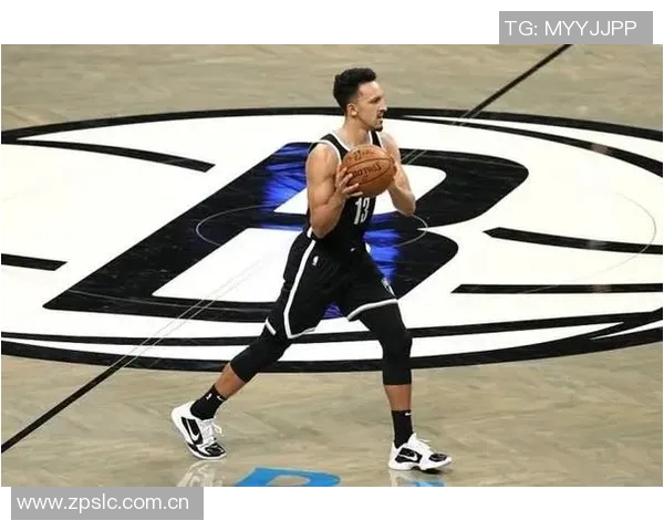 克拉克斯顿半场表现惊艳7中5贡献11分8板5助正负值高达22