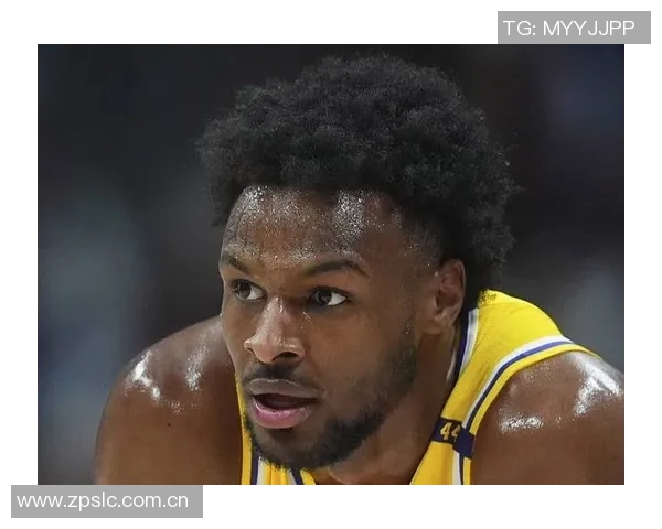 夸梅直言布朗尼在大学表现平平不及部分高中球员的潜力与实力 夸梅直言布朗尼在大学表现平平不及部分高中球员的潜力与实力