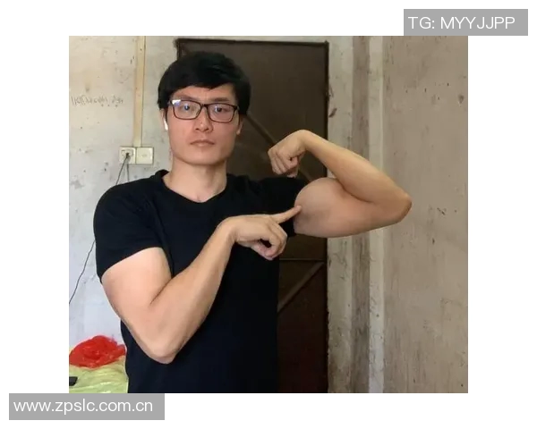 赵维伦在旧金山大学训练照曝光展现强壮身材引发网友热议