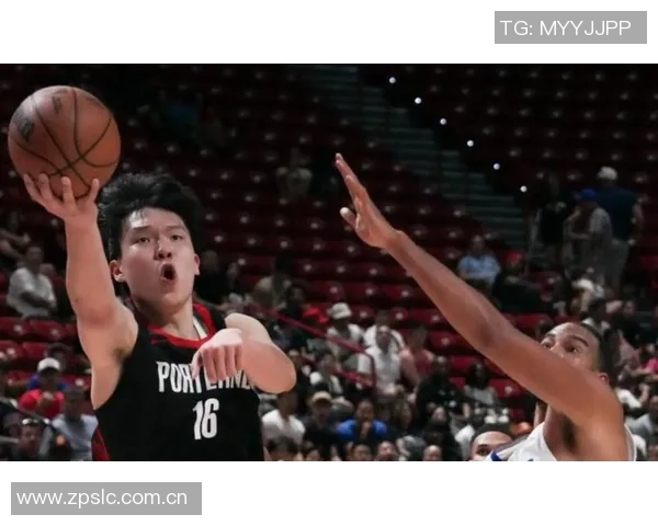 解说：比赛早已失去悬念斯普利特为何让主力拼尽全力30分钟