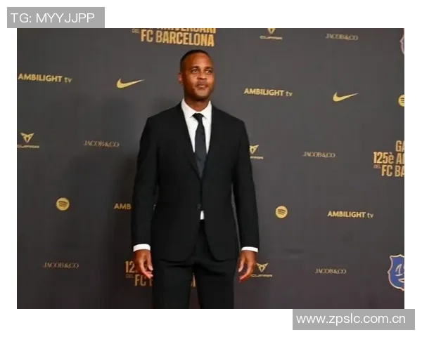 印尼主帅克鲁伊维特赛后情绪失控怒砸椅子眼眶泛红引发关注